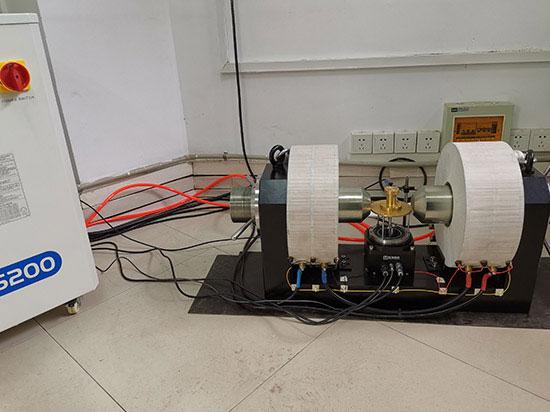 电磁铁配旋转特殊样品台的应用