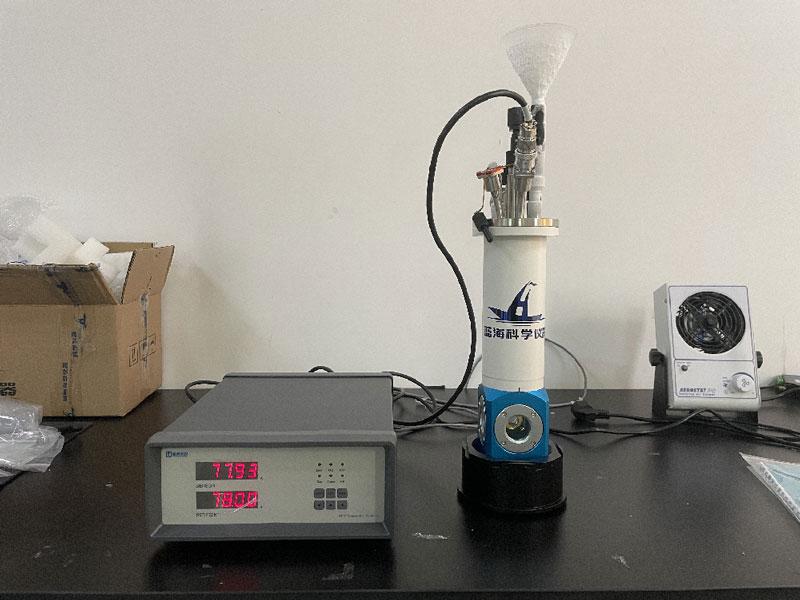 液氮恒温器成功安装山东某高校